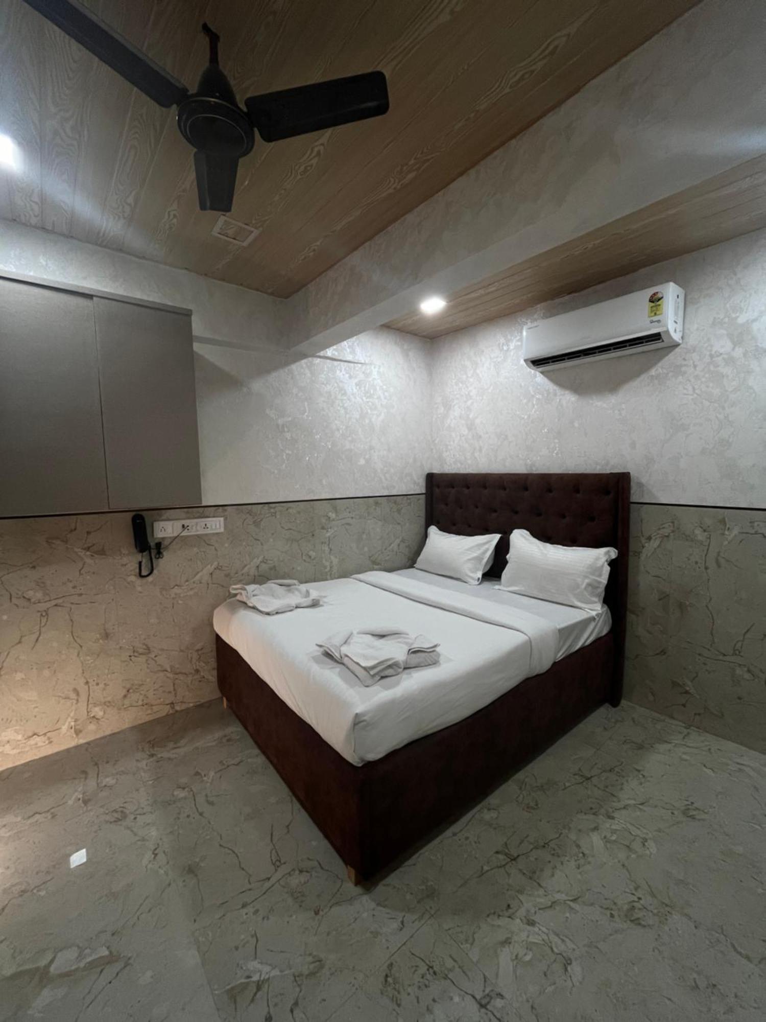 Hotel Newyork By Stayzy Rooms 孟买 客房 照片