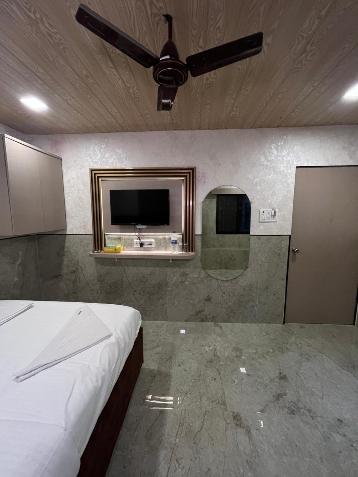 Hotel Newyork By Stayzy Rooms 孟买 外观 照片